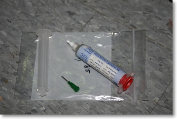 Solder syringe